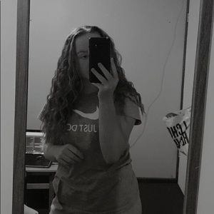 Meet your Posher, Chloe